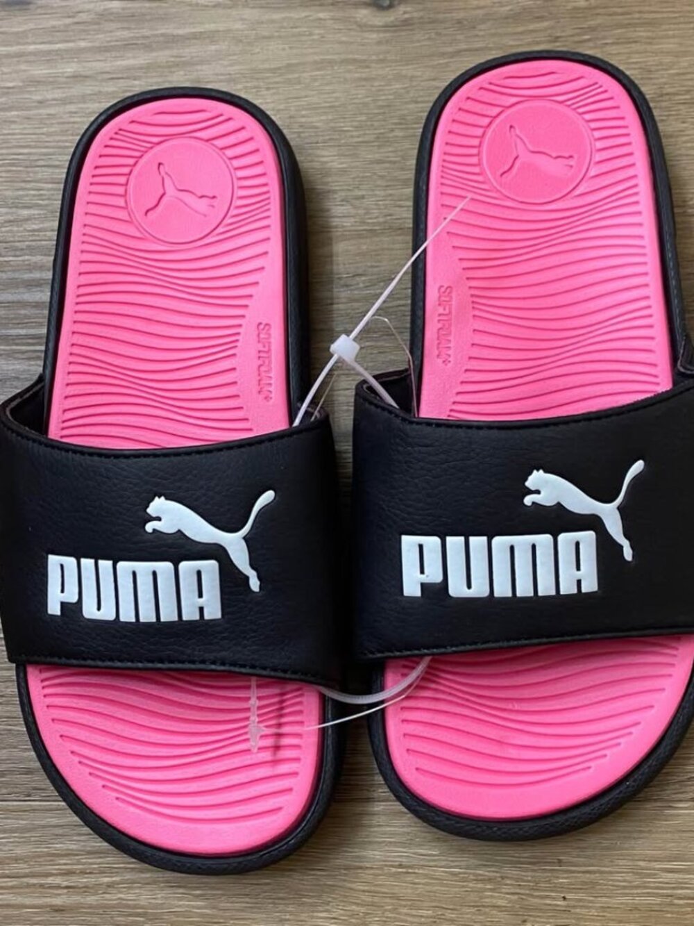 Puma Cool Cat Slides Women’s Black & White Neon Pink Size 4 Sporty Sandals